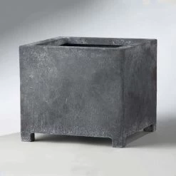 Eckiger Pflanzkübel Aus Metall In Grau Oder Rostoptik - Klassisch - Vinio Fera