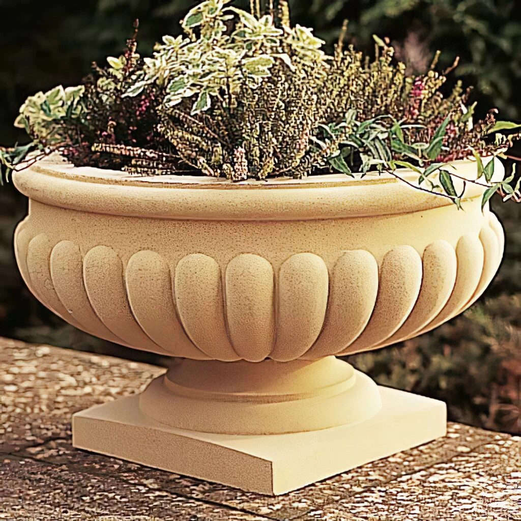 Englische Gartenamphore Steinguss - Harlington Manor 1 Englische Gartenamphore Steinguss - Harlington Manor