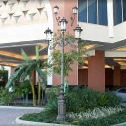 Historische Kandelaber Lampe Aus Gusseisen Mit Ornamenten - Wetin