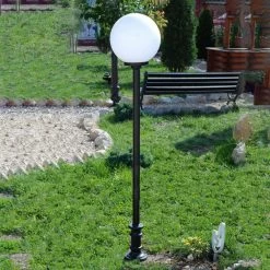 Hohe Wegeleuchte Aus Metall Für Den Garten Und Die Stadt - Bjartur