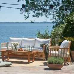 Holzfarbene 3-Sitzer Gartenbank Mit Rückenlehne Und Kissen - Bank Caya -Gartenwelt Geschaft holzfarbene 3 sitzer gartenbank mit rueckenlehne und kissen bank caya3