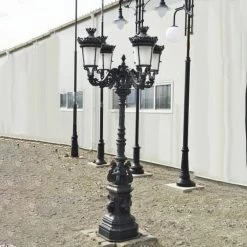 Kunstvolle Parklaterne Aus Gusseisen Mit Zahlreichen Verzierungen - Abelone