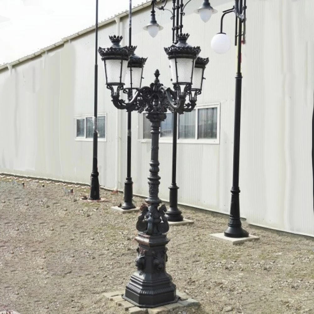 Kunstvolle Parklaterne Aus Gusseisen Mit Zahlreichen Verzierungen - Abelone 1 Kunstvolle Parklaterne Aus Gusseisen Mit Zahlreichen Verzierungen - Abelone