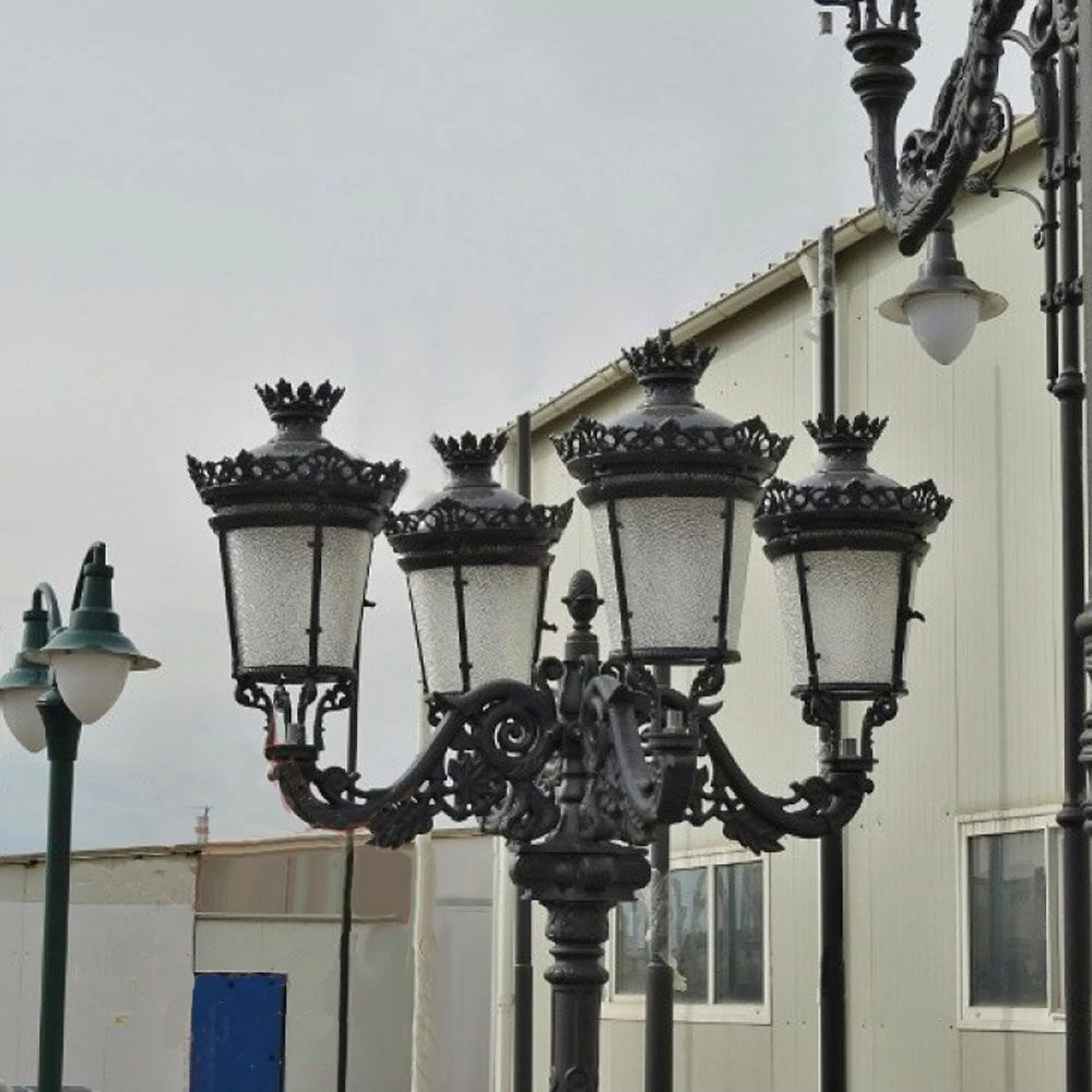 Kunstvolle Parklaterne Aus Gusseisen Mit Zahlreichen Verzierungen - Abelone 2 Kunstvolle Parklaterne Aus Gusseisen Mit Zahlreichen Verzierungen - Abelone – Bild 2