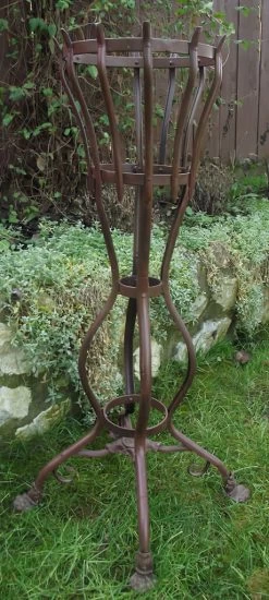 Nostalgischer Blumenständer Aus Schmiedeeisen - Romaric -Gartenwelt Geschaft nostalgischer blumenstaender aus schmiedeeisen romaric5