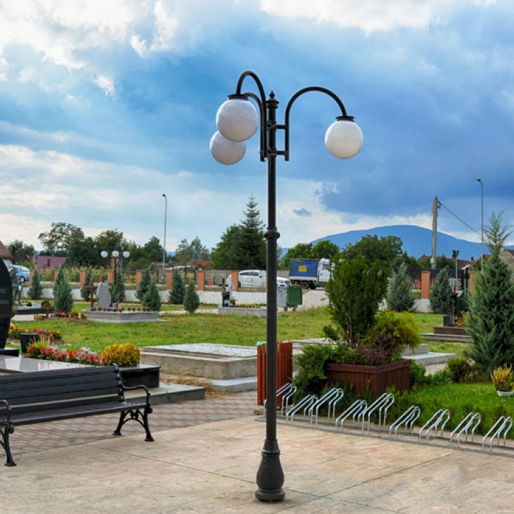 Parklampe Aus Gusseisen Mit Gesenkter Kugel-Leuchte - Anea 1 Parklampe Aus Gusseisen Mit Gesenkter Kugel-Leuchte - Anea