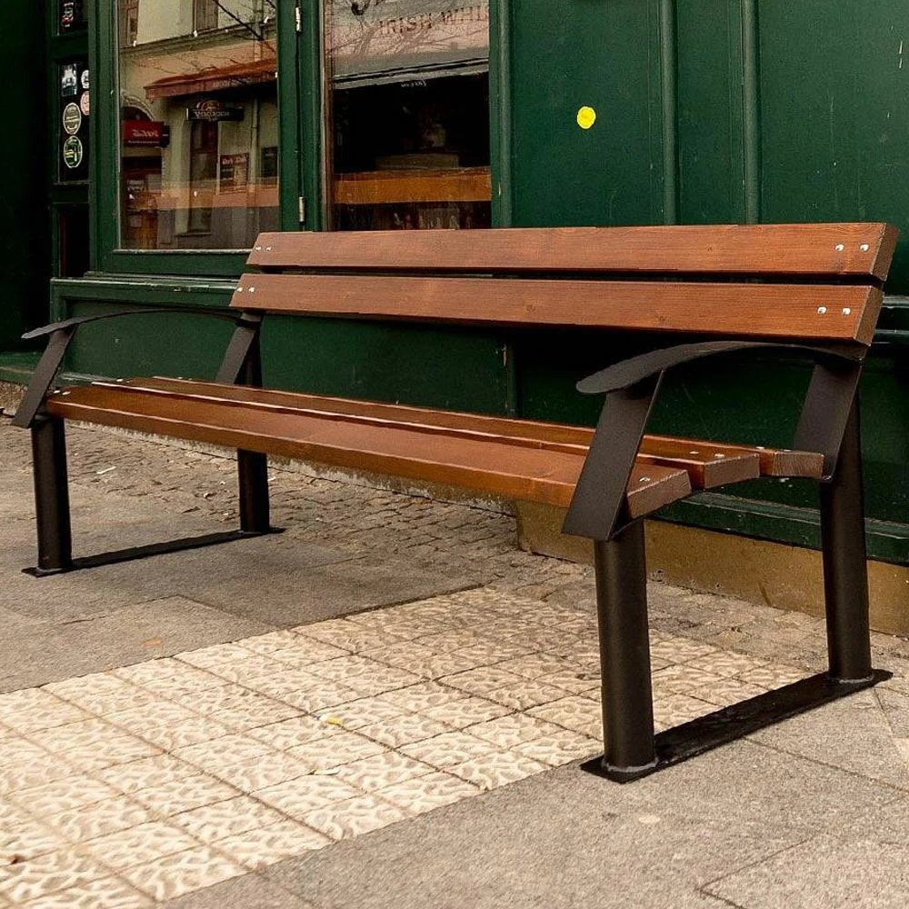 Schlichte Stadtmobiliar Bank Aus Metall Und Holz - Eindride 1 Schlichte Stadtmobiliar Bank Aus Metall Und Holz - Eindride