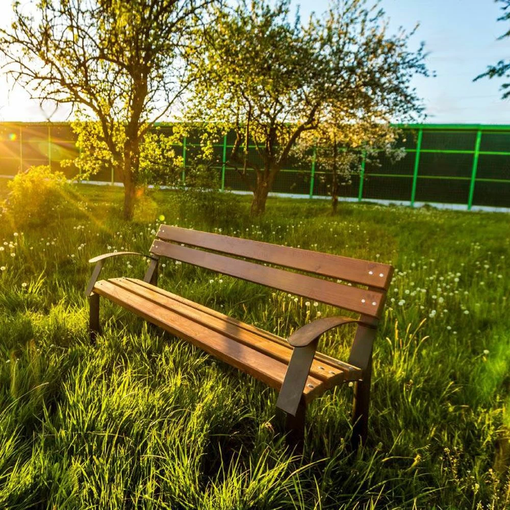 Schlichte Stadtmobiliar Bank Aus Metall Und Holz - Eindride 2 Schlichte Stadtmobiliar Bank Aus Metall Und Holz - Eindride – Bild 2