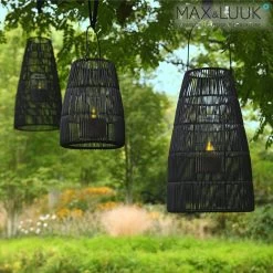 Schwarze Outdoor Leuchte Zum Hängen Oder Aufstellen Mit Glas-Kerzenhalter - Max & Luuk - Mace Laterne 6 Schwarze Outdoor Leuchte Zum Hängen Oder Aufstellen Mit Glas-Kerzenhalter - Max & Luuk - Mace Laterne -Gartenwelt Geschaft schwarze outdoor leuchte zum haengen oder aufstellen mit glas kerzenhalter max luuk mace laterne3