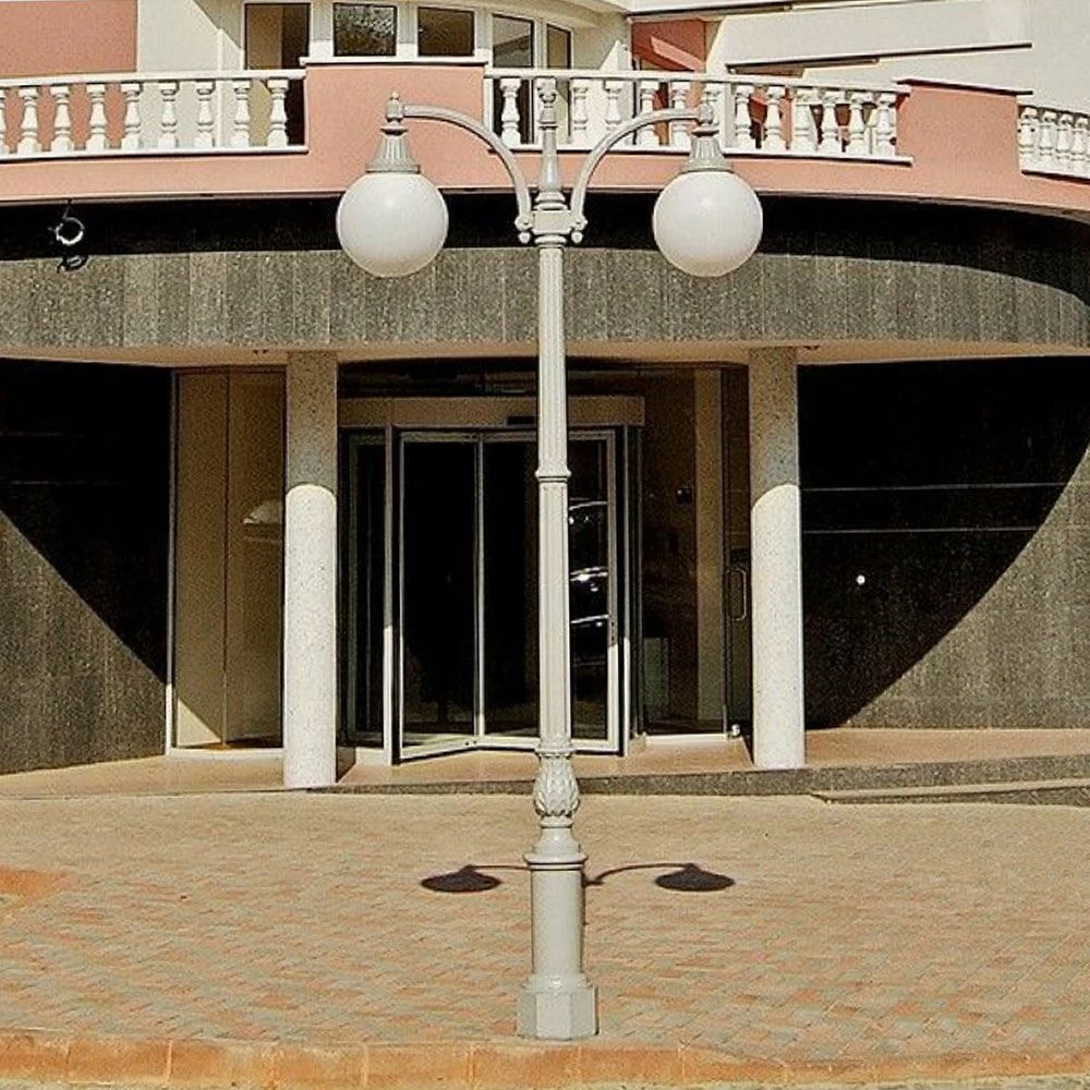 Straßenbeleuchtung - Kandelaber Aus Gusseisen Mit Kugel-Lampen - Ulfur 1 Straßenbeleuchtung - Kandelaber Aus Gusseisen Mit Kugel-Lampen - Ulfur