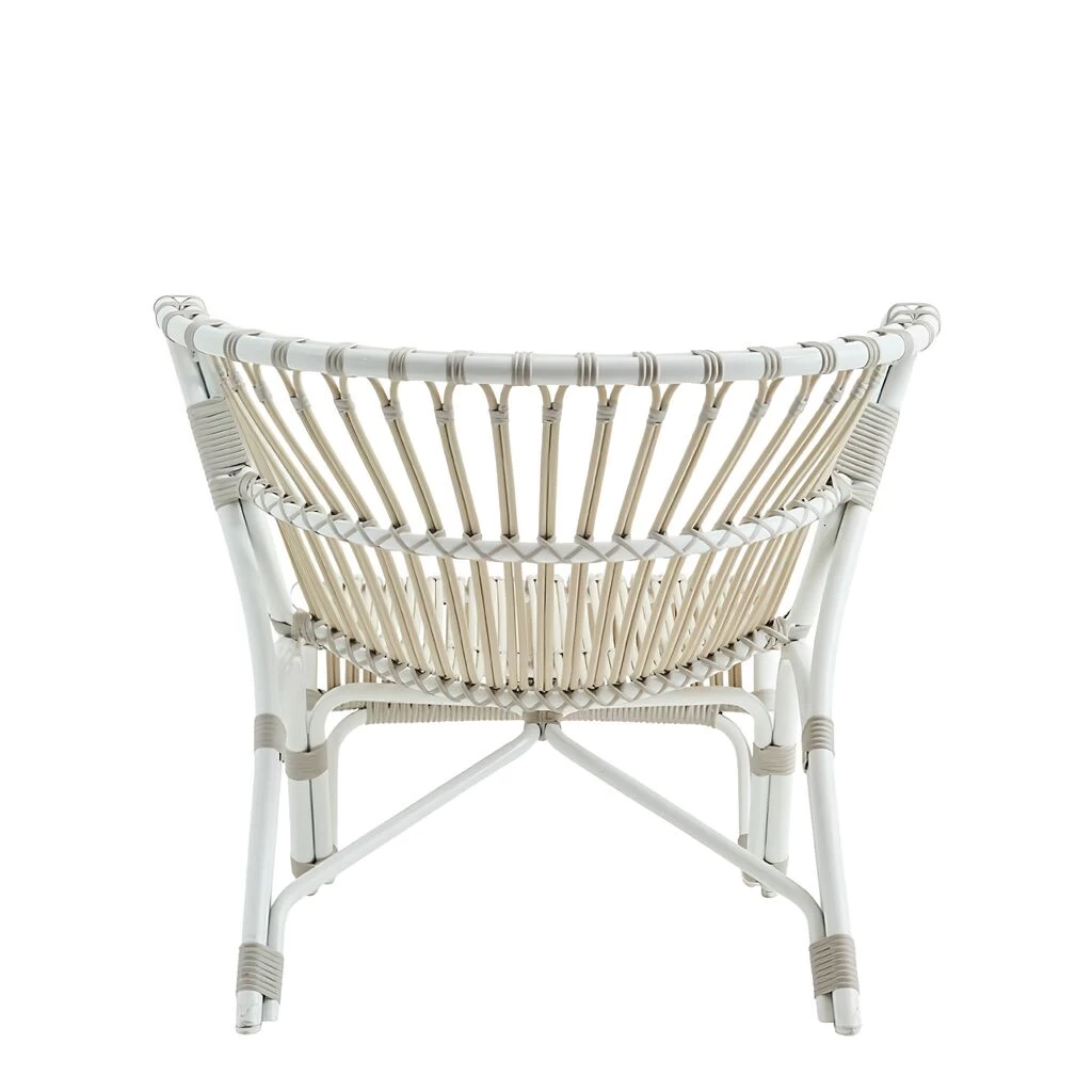 Weißer Loungechair Mit Rückenlehne Aus Alu-Rattan - Loungesessel Minja 2 Weißer Loungechair Mit Rückenlehne Aus Alu-Rattan - Loungesessel Minja – Bild 2