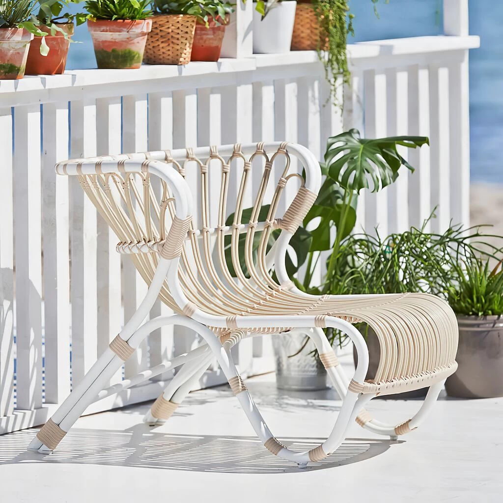 Weißer Loungechair Mit Rückenlehne Aus Alu-Rattan - Loungesessel Minja 3 Weißer Loungechair Mit Rückenlehne Aus Alu-Rattan - Loungesessel Minja – Bild 3