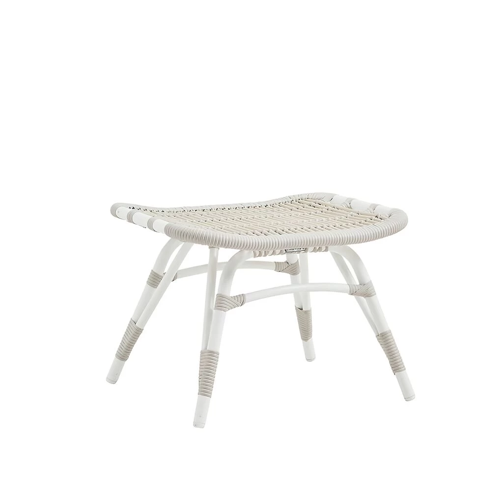 Wetterfeste Fußbank In Weiß Mit Rattan-Look - Fußbank Elina 1 Wetterfeste Fußbank In Weiß Mit Rattan-Look - Fußbank Elina