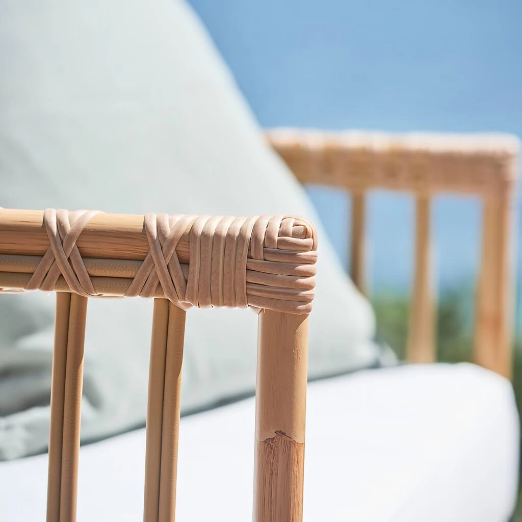 Wetterfester Lounge Stuhl In Natürlichen Braun Mit Kissen - Loungechair Caya 4 Wetterfester Lounge Stuhl In Natürlichen Braun Mit Kissen - Loungechair Caya – Bild 4