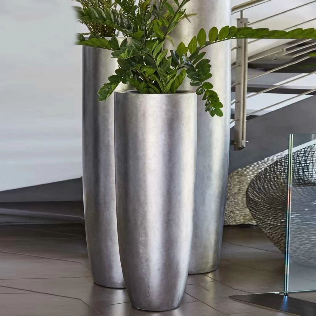 XXL Indoor Pflanzgefäß - Polystone - Silber - Mit Einsatz - Alemee 1 XXL Indoor Pflanzgefäß - Polystone - Silber - Mit Einsatz - Alemee