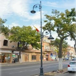 XXL Straßenlaterne Aus Gusseisen Mit Zier-Elementen - Bömbür